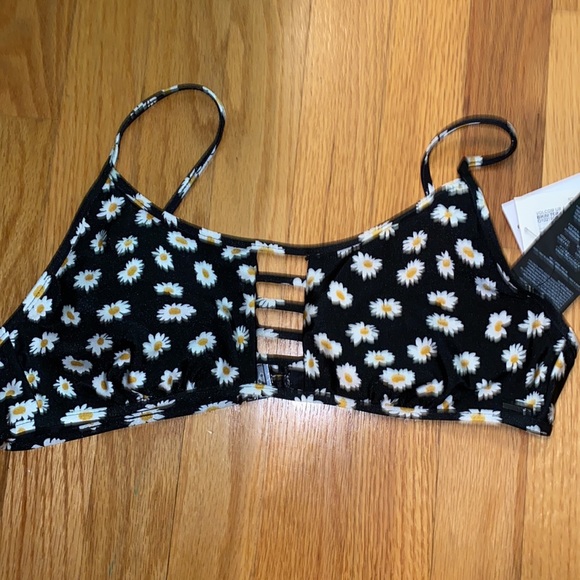 NWT!! Volcom Ur A Daisy Scoop neck Bikini Top Size Small - Picture 5 of 8